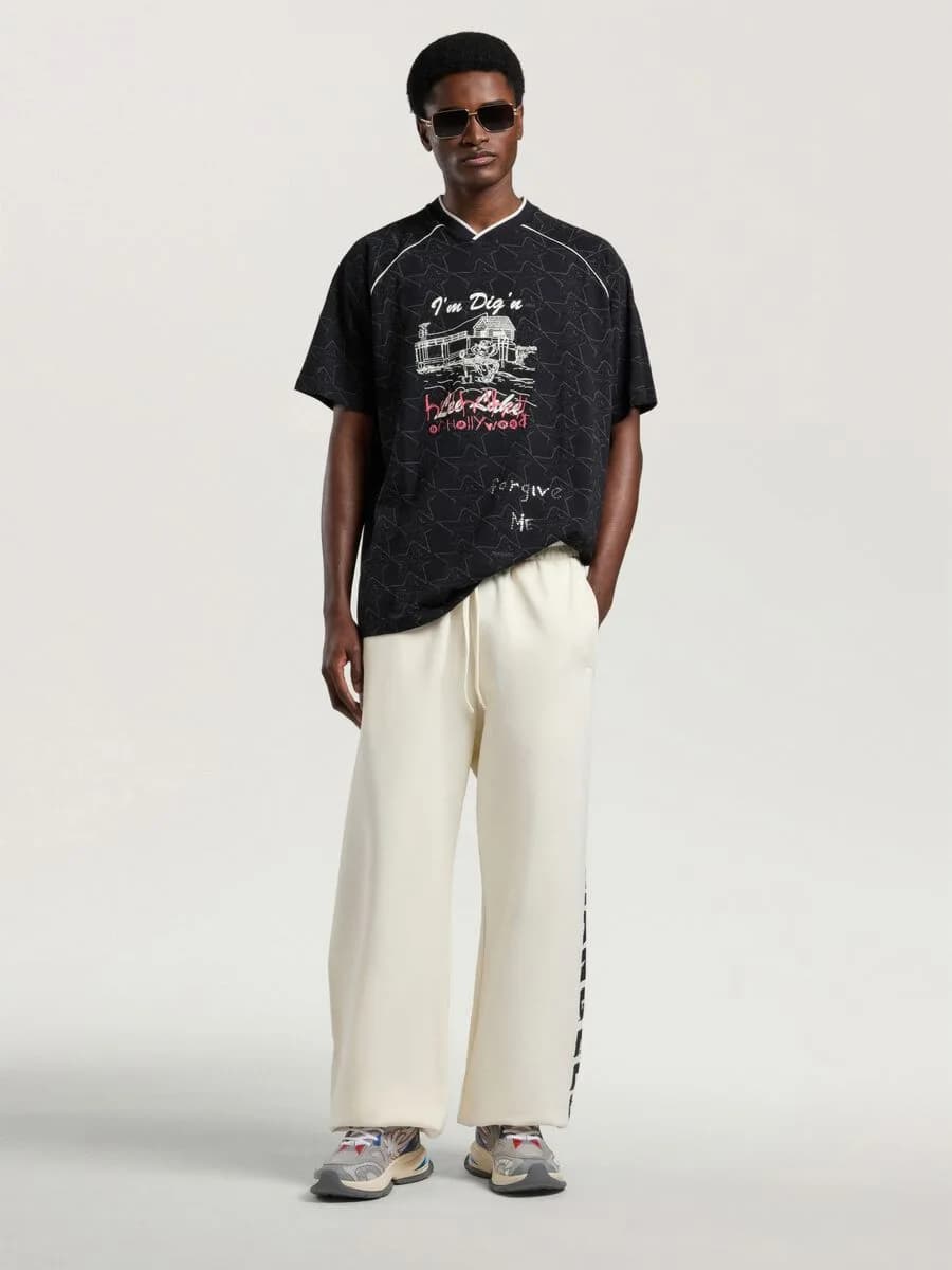Starry Palm Allover Reg T-Shirt in Black - Off White — on model