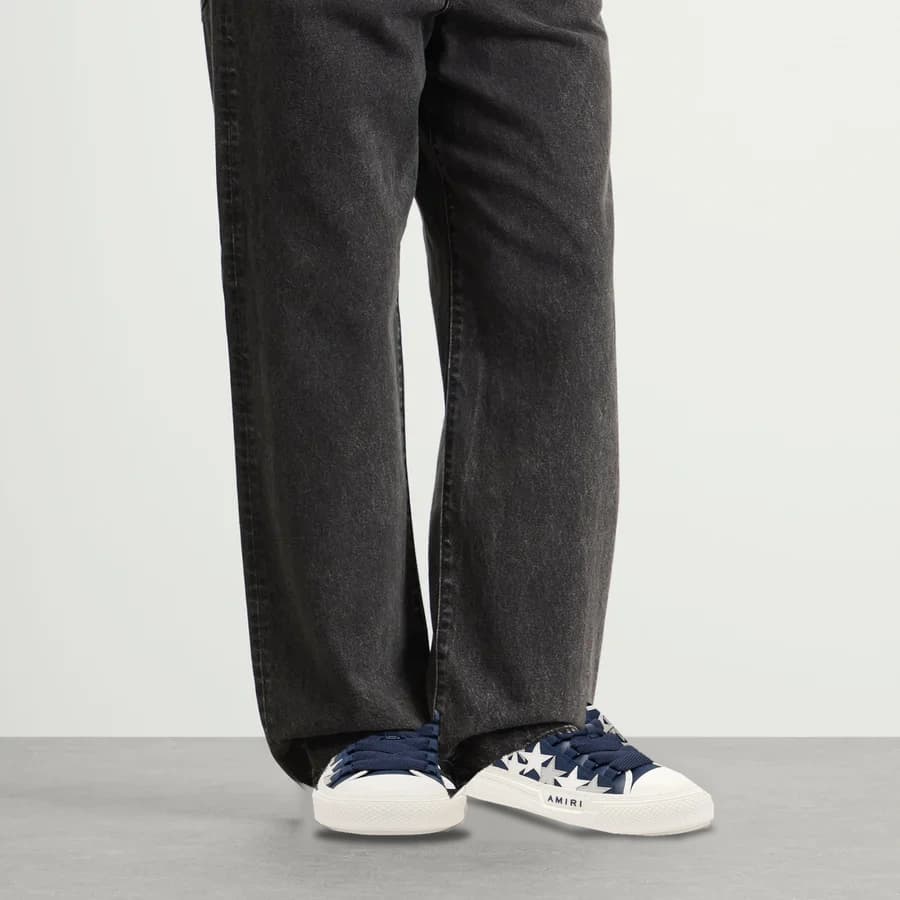 Stars Court Low - Dark Blue — on model